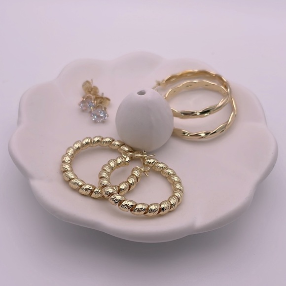 18k gold plated medium twisted hoop earrings - Picture 4 of 6